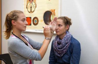 Les étudiants en médecine préfèrent l'ophtalmologie à la psychiatrie 