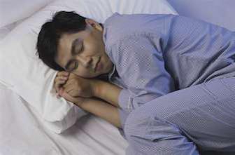 Sommeil : trop dormir augmente le risque d’AVC