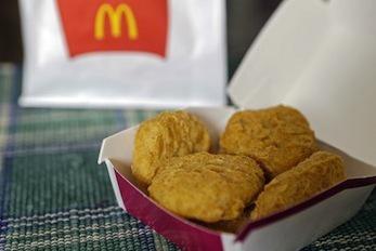 McDonald's ne va plus de servir de poulet aux antibiotiques