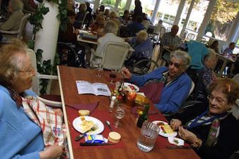 Alimentation des seniors : les maisons de retraite doivent revoir leurs menus