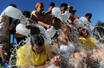 Ice Bucket Challenge : la France a besoin de dons pour la maladie de Charcot 