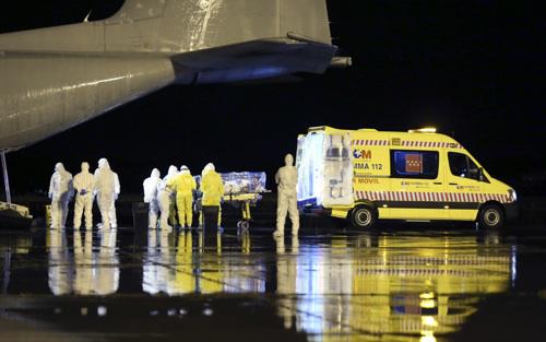 Ebola : des pilotes français enfin prêts à rapatrier des malades 