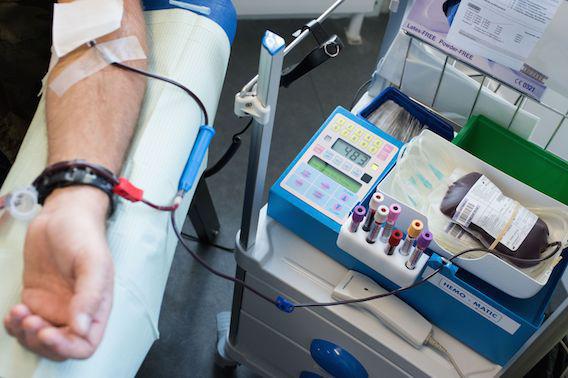Marisol Touraine ouvre le don de sang aux homosexuels