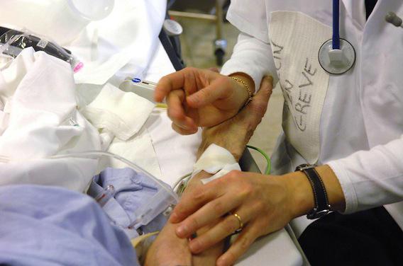 Hôpital : un chèque de 250 millions d'euros pour recruter des médecins