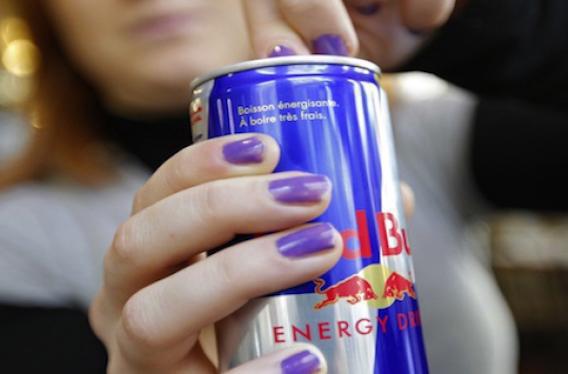 Addiction au Red Bull : une femme perd la vue 