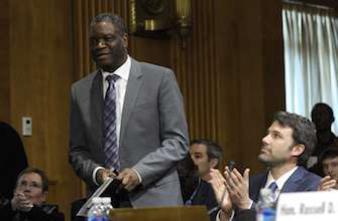 Dr Mukwege : l'homme qui répare les femmes violées reçoit un prix