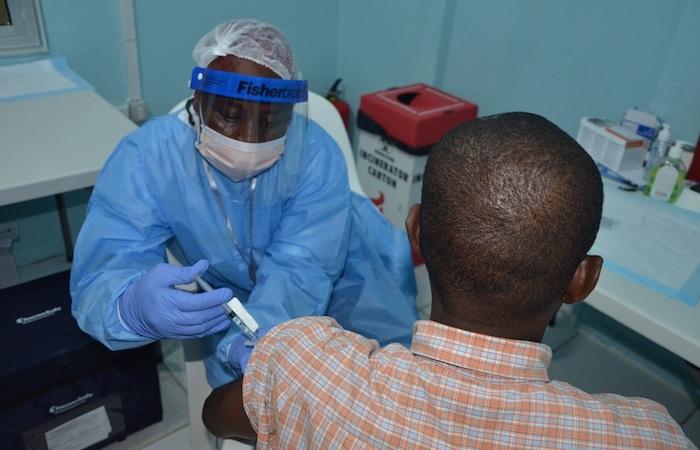 Ebola : deux vaccins efficaces pendant au moins un an