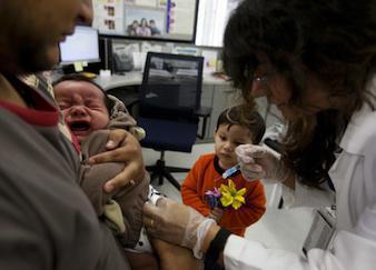 Vaccins  : la pénurie pourrait durer toute l'année