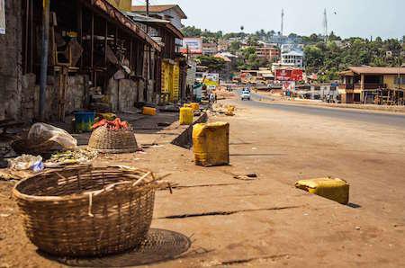 Ebola : urgence sanitaire en Guinée 