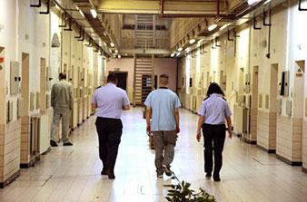 Plus de suicides chez les gardiens de prison