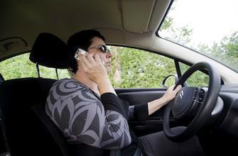 Téléphoner en voiture augmente les risques pour la santé