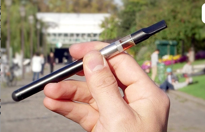E-cigarette au cannabis : l'entreprise contre-attaque