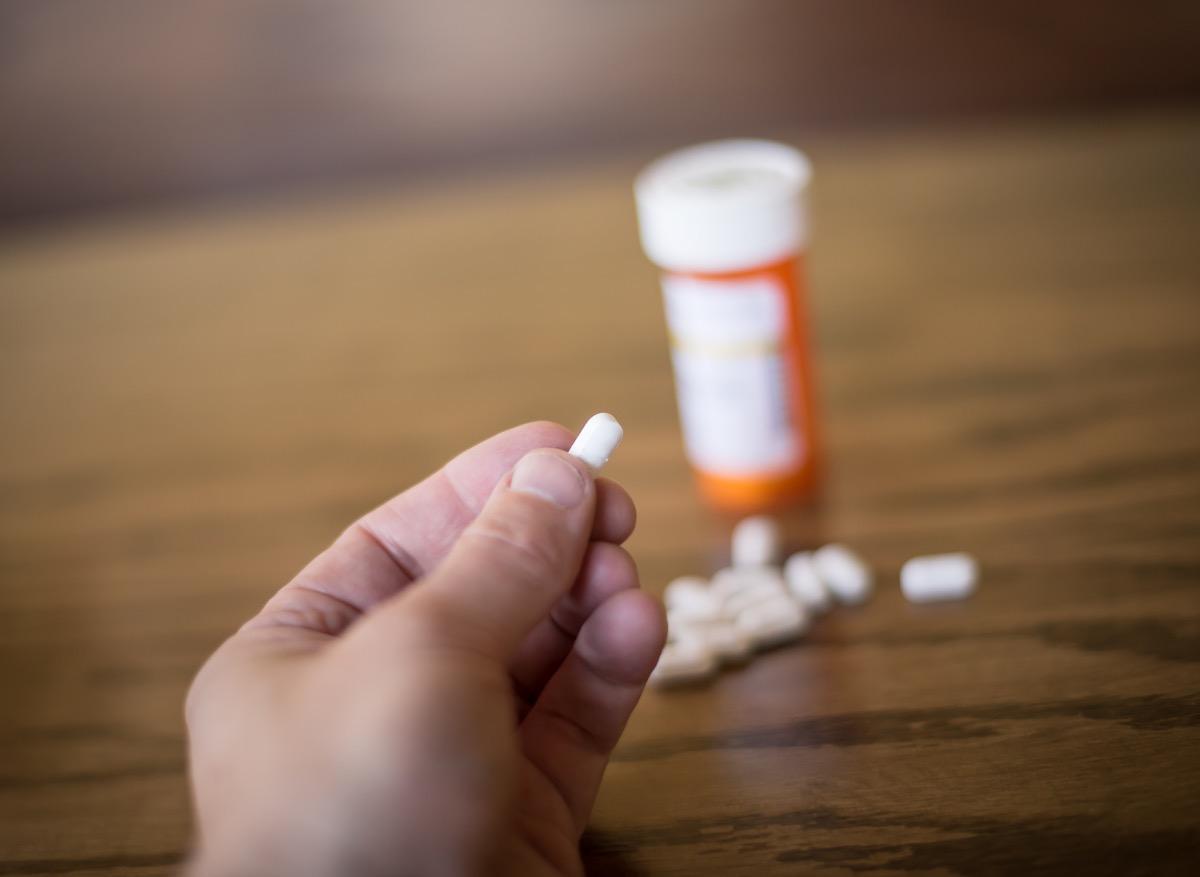 Douleur chronique : les consommateurs d’opioïdes ont plus de difficultés à se faire soigner