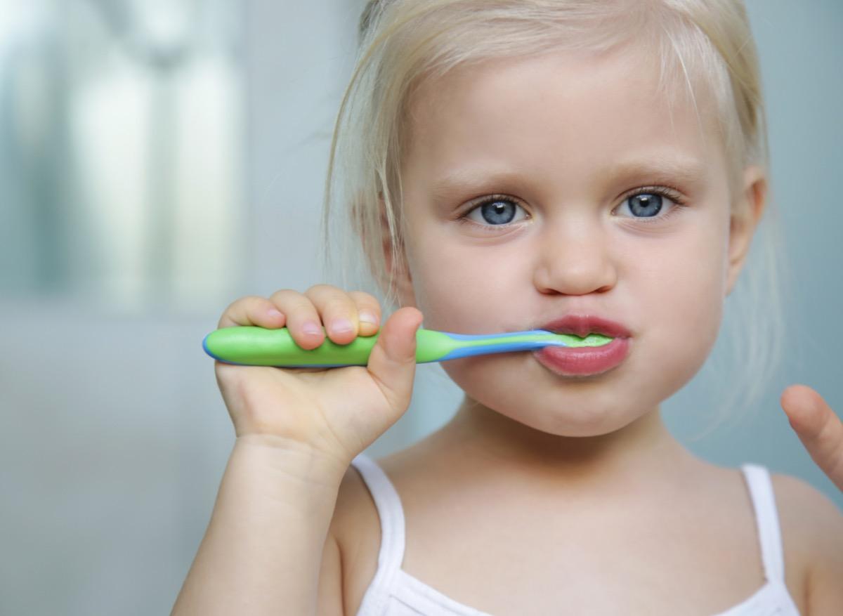 Comment convaincre les enfants de bien se laver les dents ?