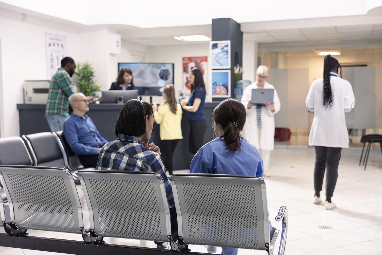 Hôpital public : ce que le rapport Terra Nova change vraiment pour les patients