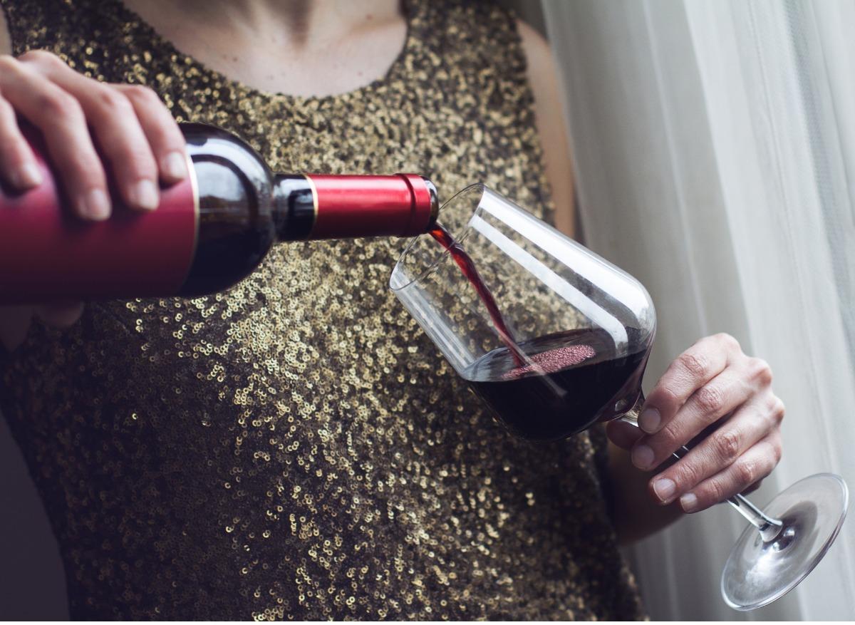 Boire une bouteille de vin par semaine revient à fumer 10 cigarettes