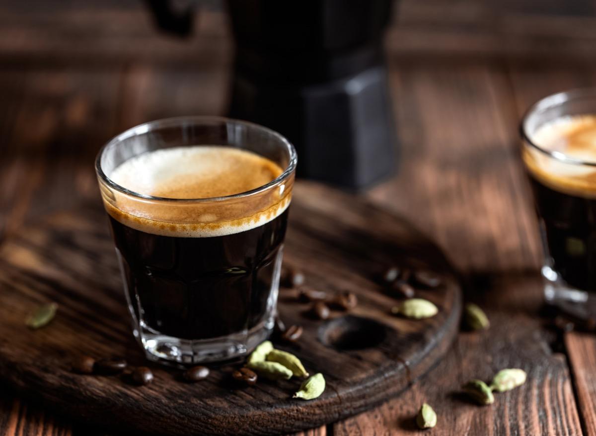 Covid-19 : pourquoi l’odeur du café vous dégoute après une infection ?