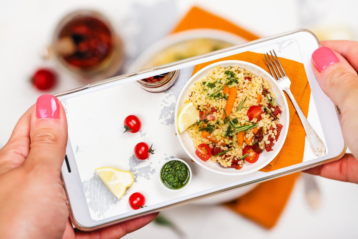 Poster des photos de nourriture sur Instagram est mauvais pour la ligne