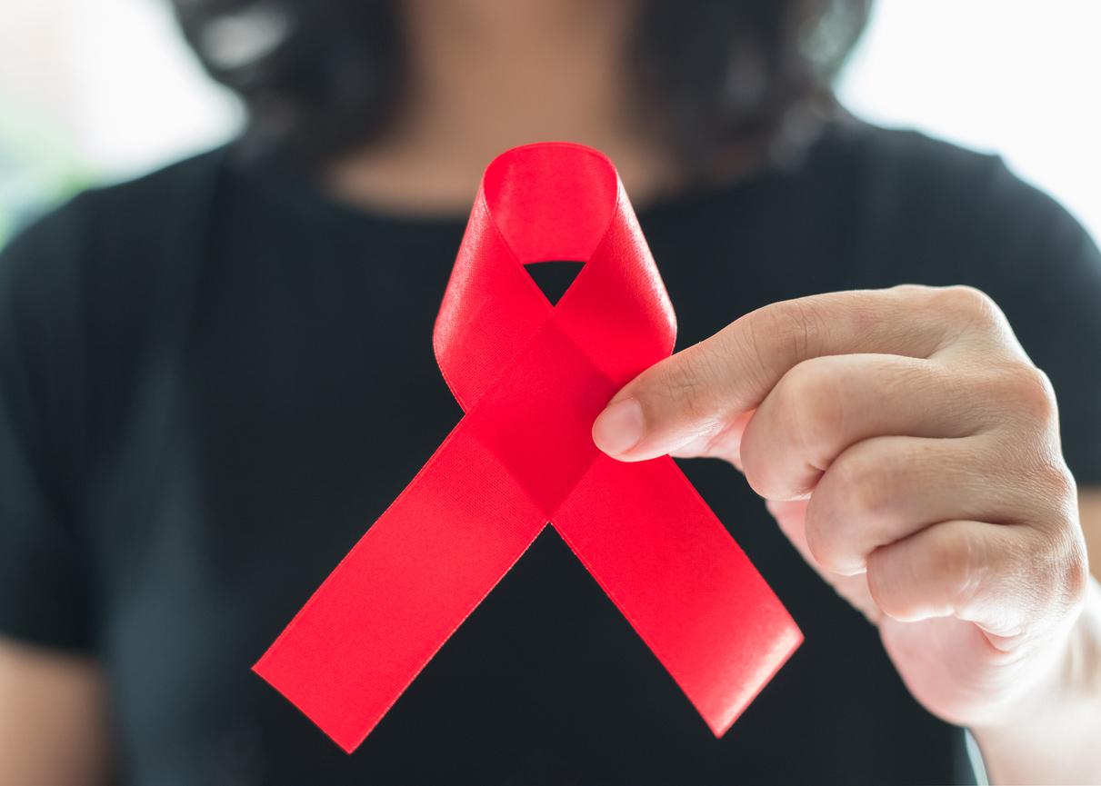 VIH : en France, une baisse de 7% des contaminations au virus du sida 