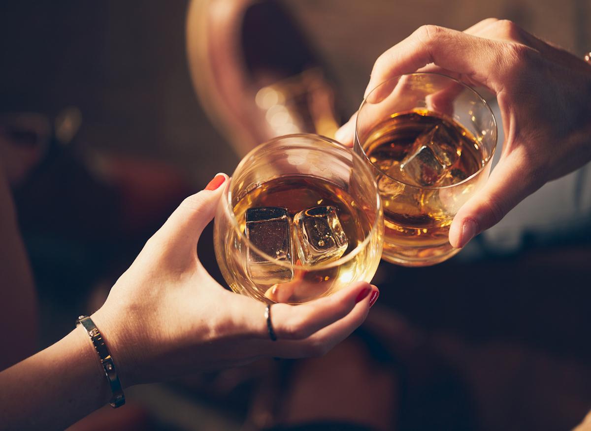 Cerveau : une consommation d'alcool légère à modérée aurait des vertus sur les fonctions cognitives