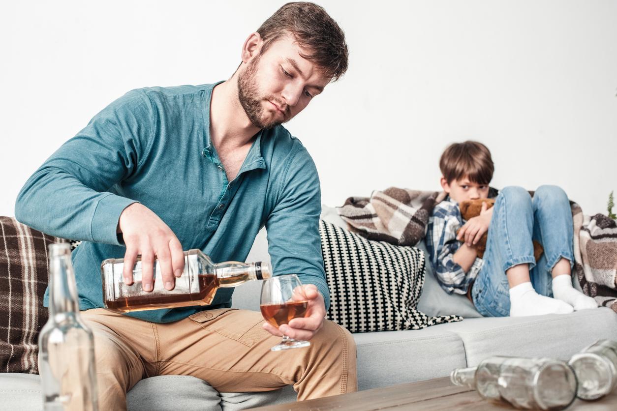 Malbouffe : la consommation d'alcool des parents influence le régime alimentaire des enfants