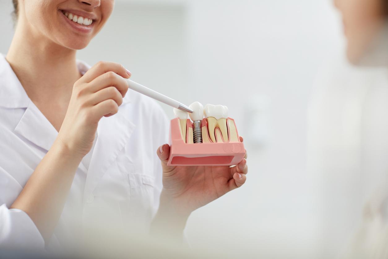 Implants dentaires : pourquoi certaines infections résistent-elles aux antibiotiques ?