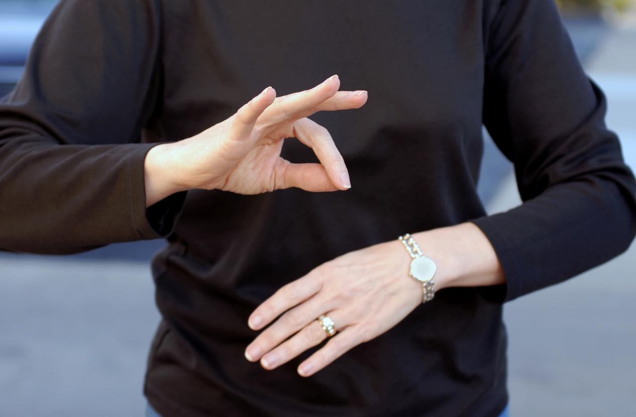 Comment le cerveau traite la langue des signes