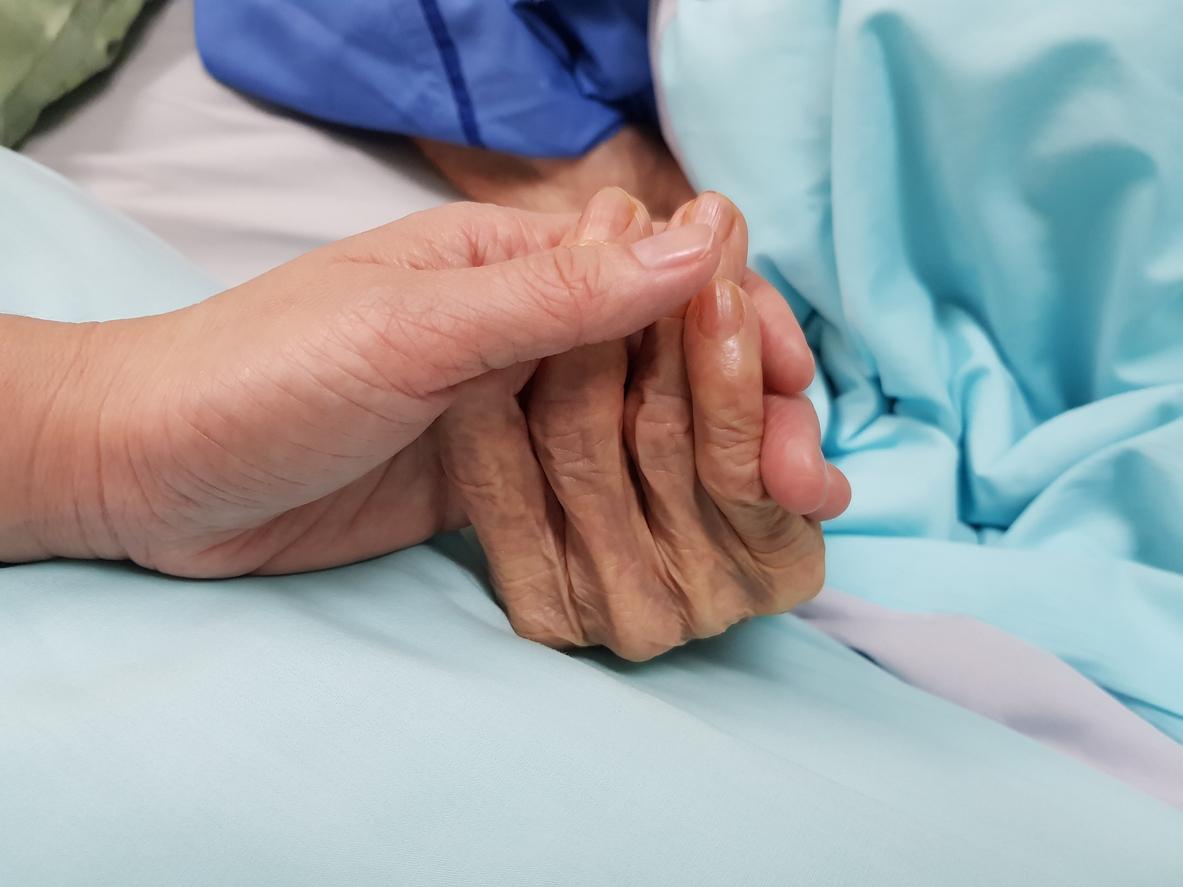 Fin de vie : que pourrait changer la proposition de loi sur l’euthanasie active ?