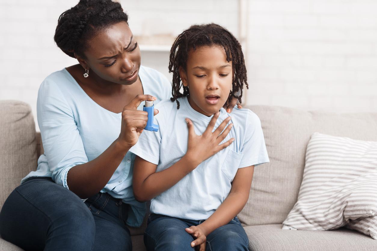 Asthme : les enfants avec des parents stressés ont plus de symptômes