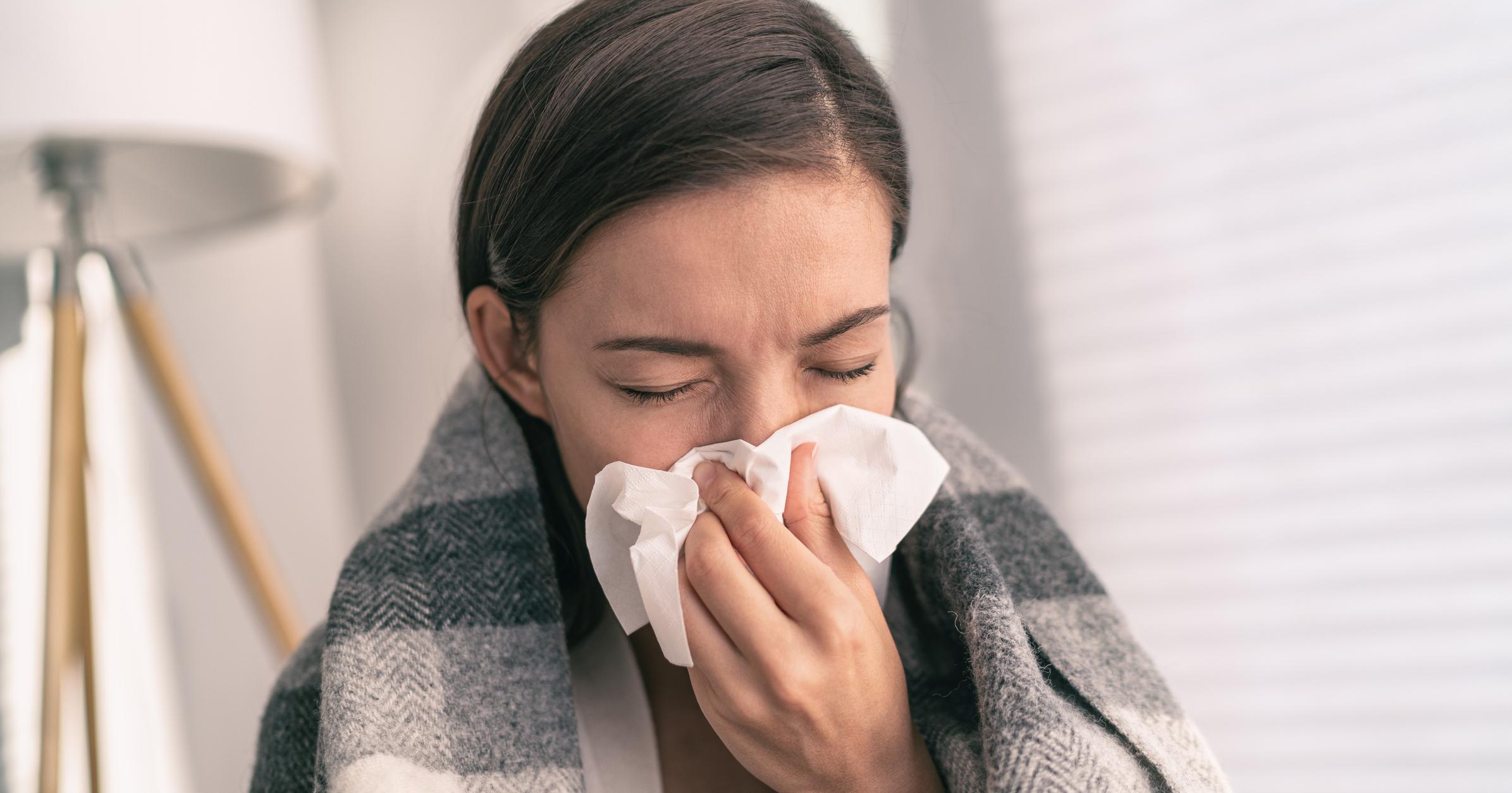 Rhume, allergies... 5 techniques de massage pour décongestionner vos sinus