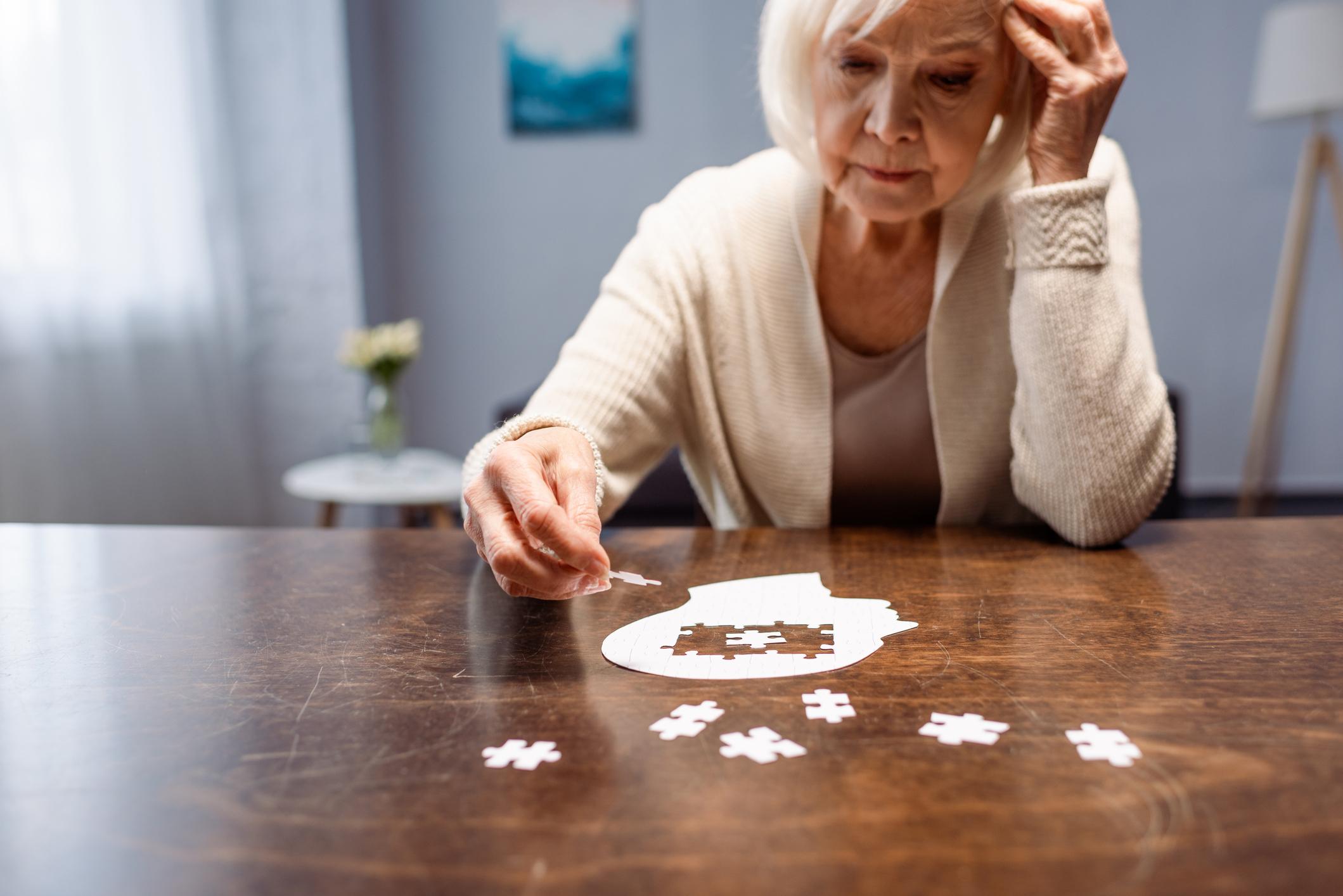 Alzheimer : l'hormonothérapie substitutive pour prévenir la maladie chez les femmes à risque 