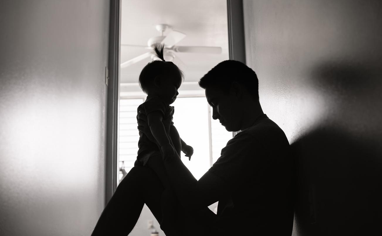 Papa déprimé ou anxieux : quel est impact sur les enfants ?