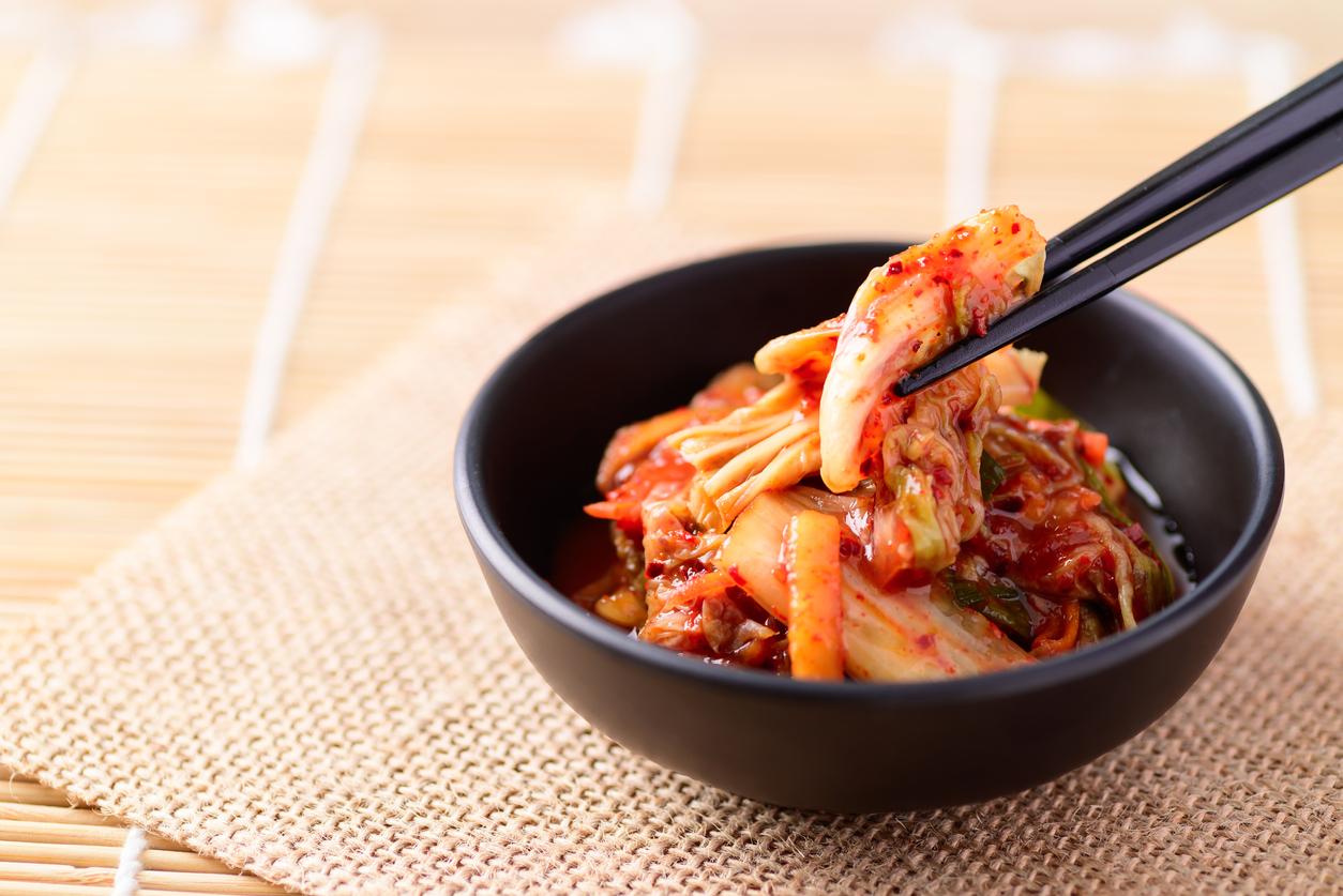 Gueule de bois : comment le kimchi et le kombucha peuvent réduire les symptômes