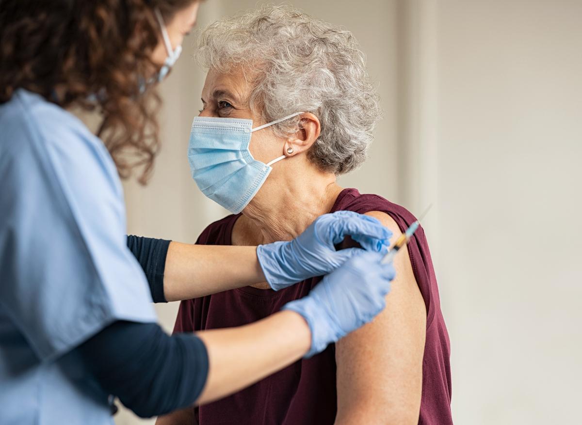 Vaccination : quel mode d’emploi pour les plus de 75 ans