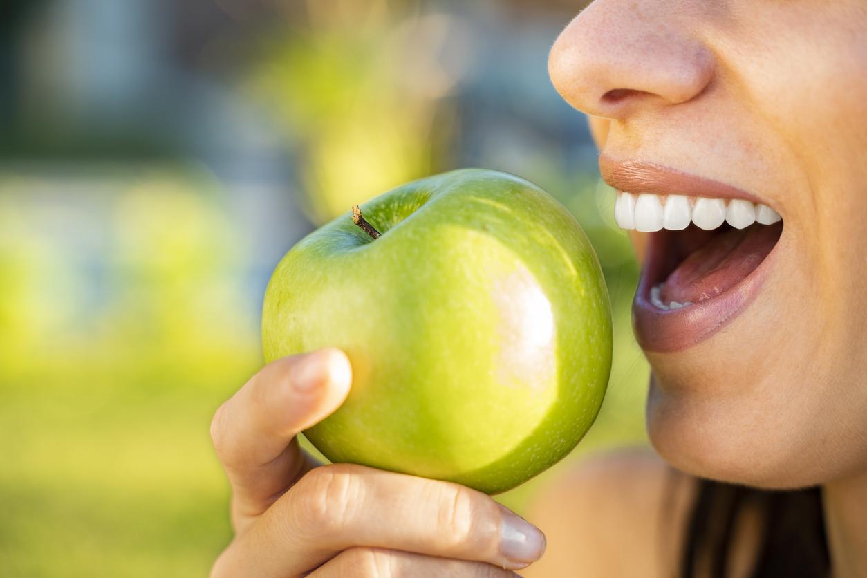 Flavonols : pourquoi manger des pommes protège les personnes âgées 