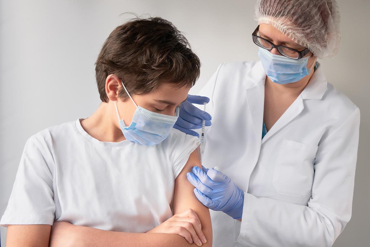 Vaccin ARNm : qu’est-ce qui cause la myocardite chez les jeunes hommes ?