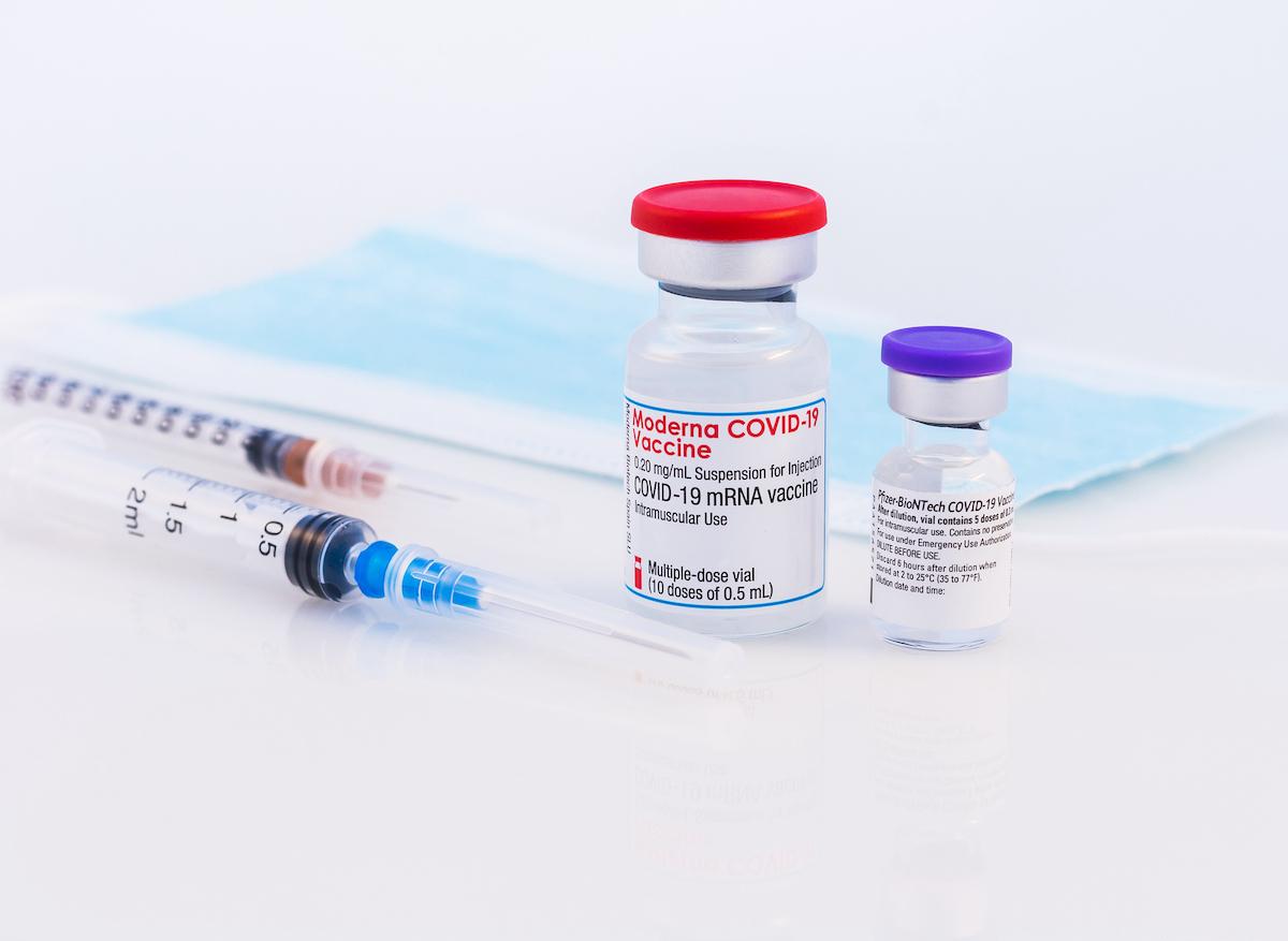 Vaccination : Moderna favorable à une troisième dose pour les personnes à risques