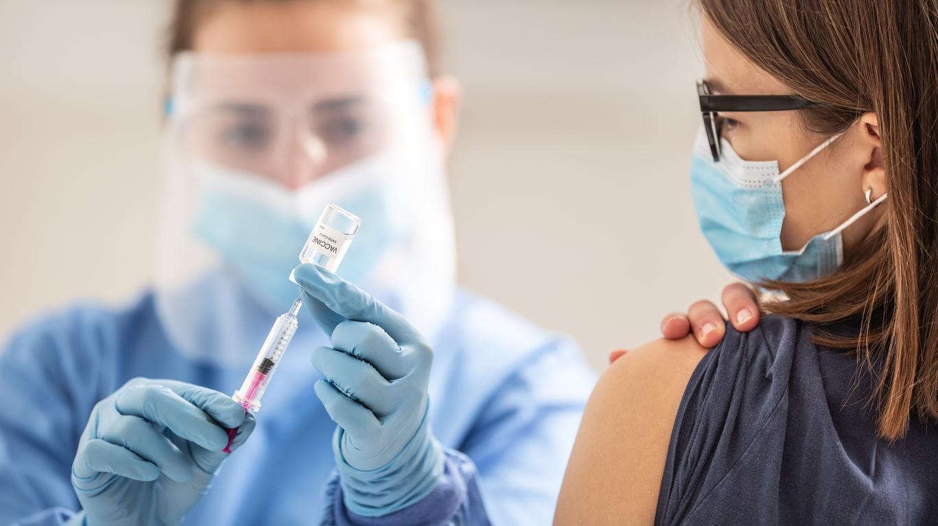 Vaccination : l’Agence européenne des médicaments autorise Moderna pour les 12-17 ans