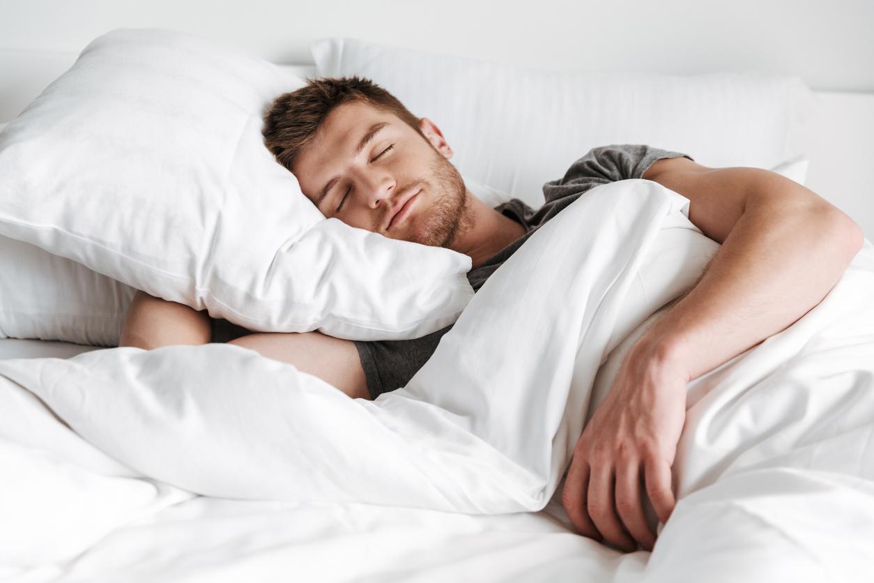 Sommeil : comment la façon dont nous dormons peut-elle causer la survenue de la maladie de Charcot ?
