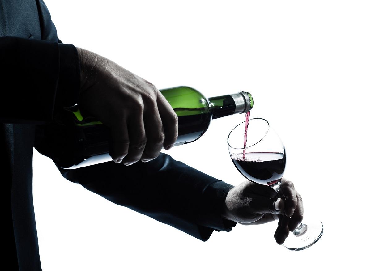 Un composé du vin rouge aiderait à vieillir en bonne santé