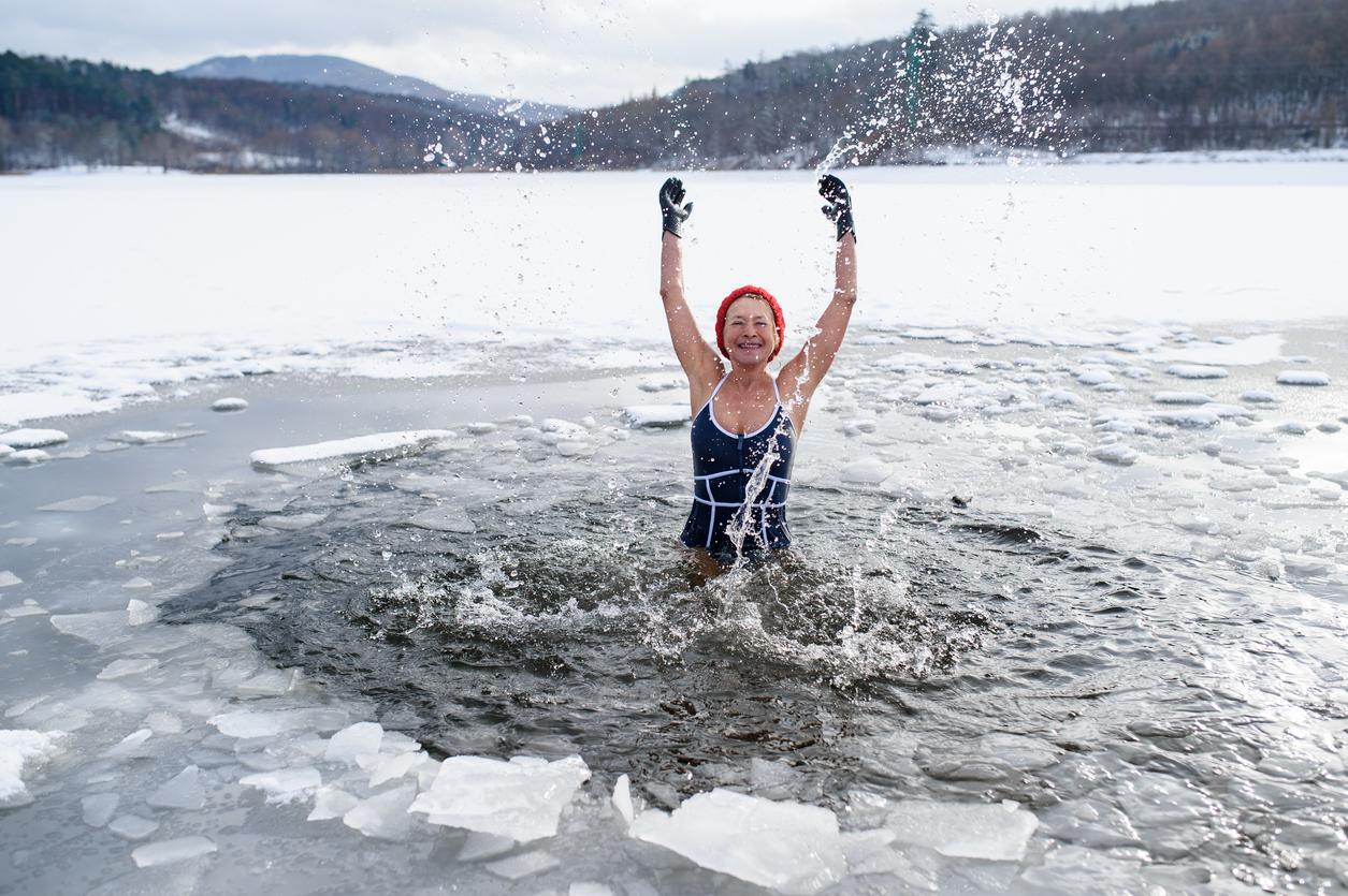 Se baigner dans l’eau glacée réduit la graisse corporelle