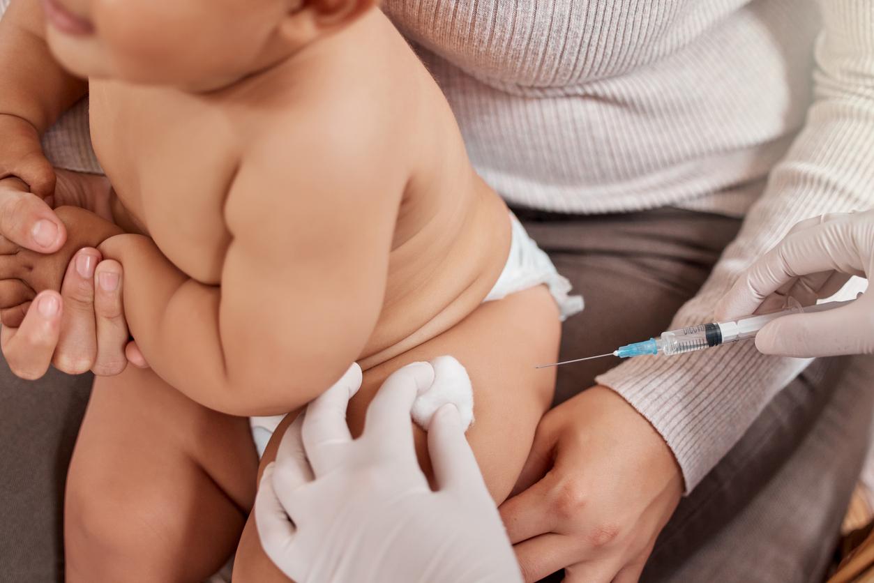 Hépatite B : pourquoi de plus en plus de parents refusent-ils ces soins pour leur bébé ?