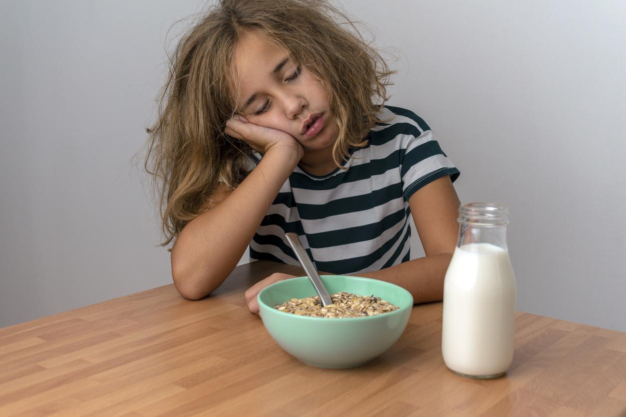 Surpoids : moins les enfants dorment, plus ils mangent mal 
