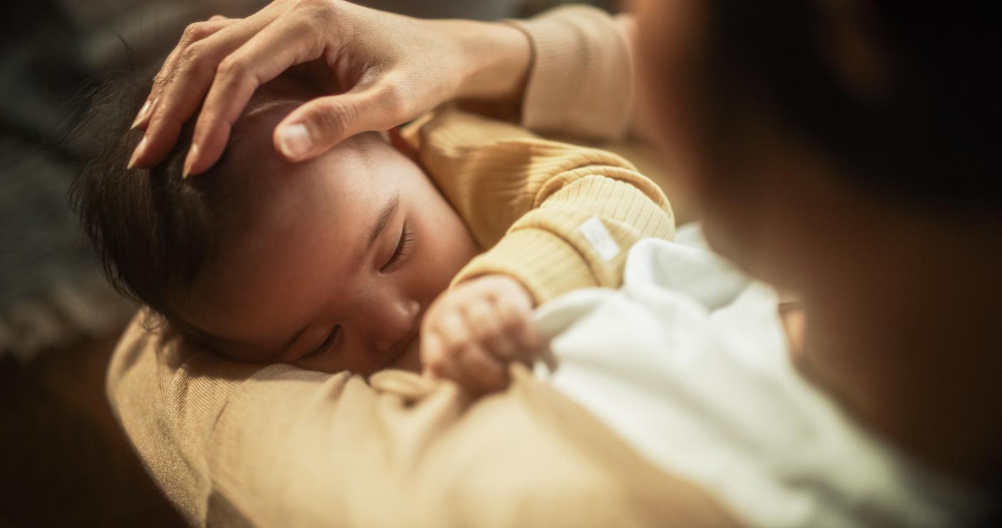 Lait maternel : quels sont ses vrais effets sur le sommeil des nourrissons ? 