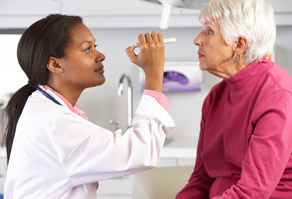 Vieillissement : un test oculaire pour repérer les troubles de l'inhibition 
