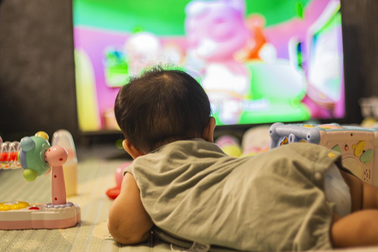 Enfants : les deux âges où les écrans leur font le plus de mal