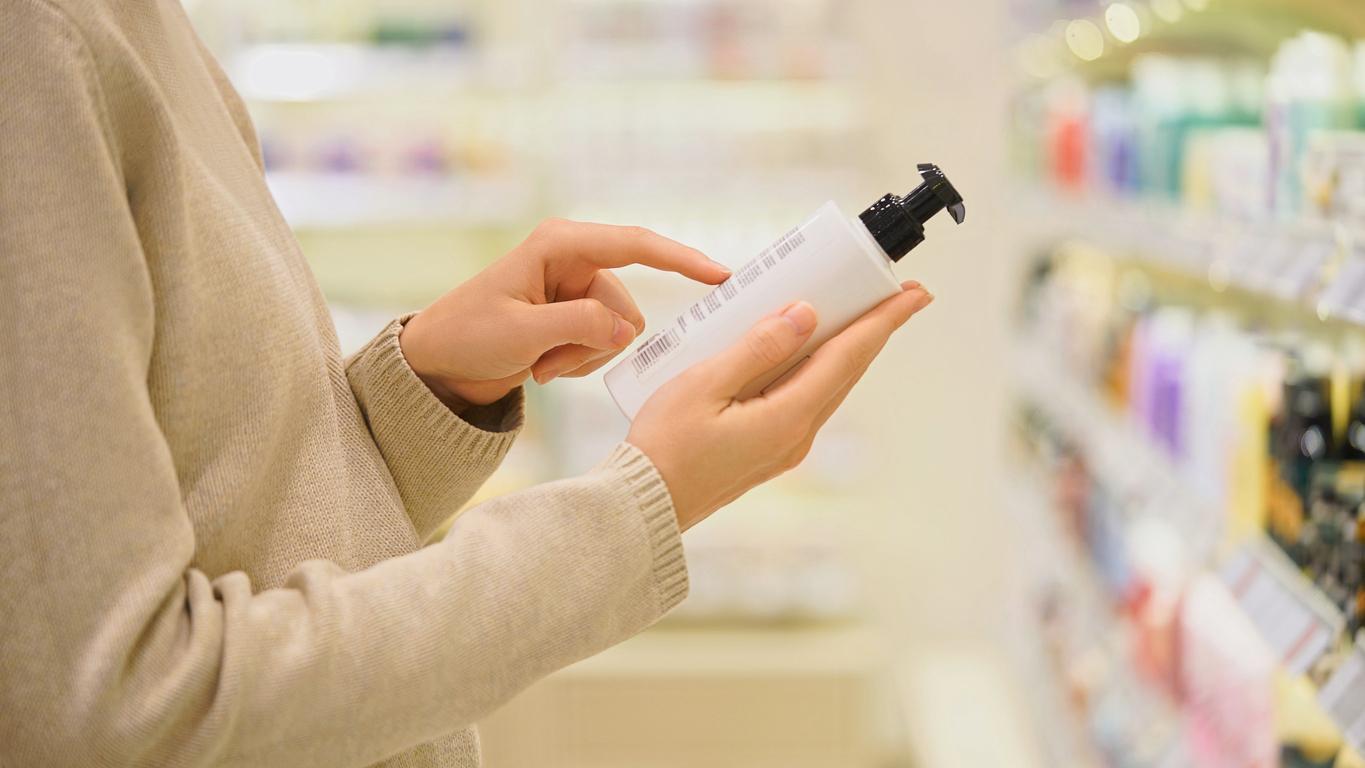 Produits chimiques : ce que les étiquettes de vos cosmétiques ne disent pas