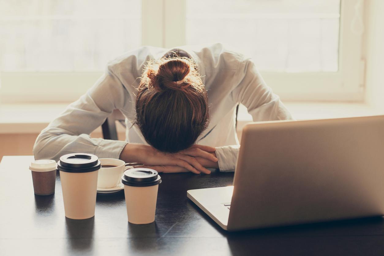 Dépression : travailler plus de 55 heures par semaine accroît le risque chez les femmes