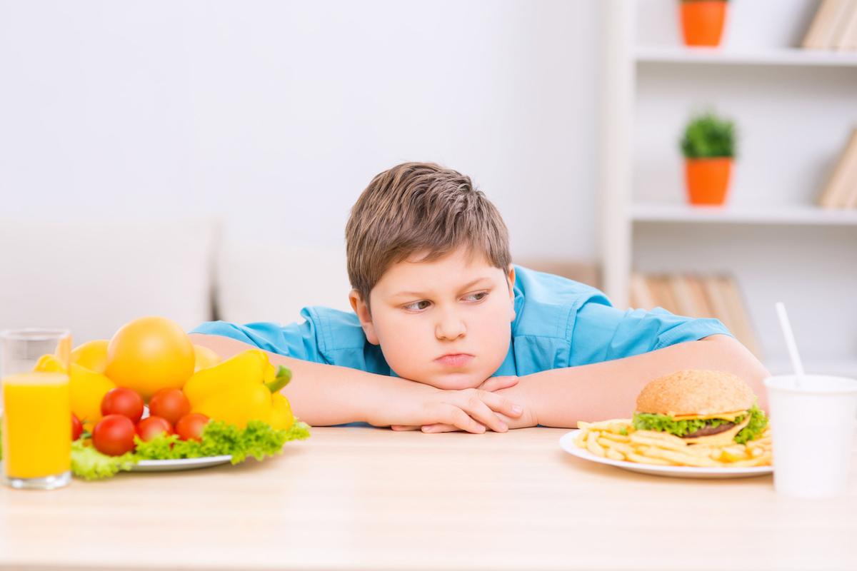 Anorexie : le suivi du poids chez les jeunes enfants est un indicateur du risque