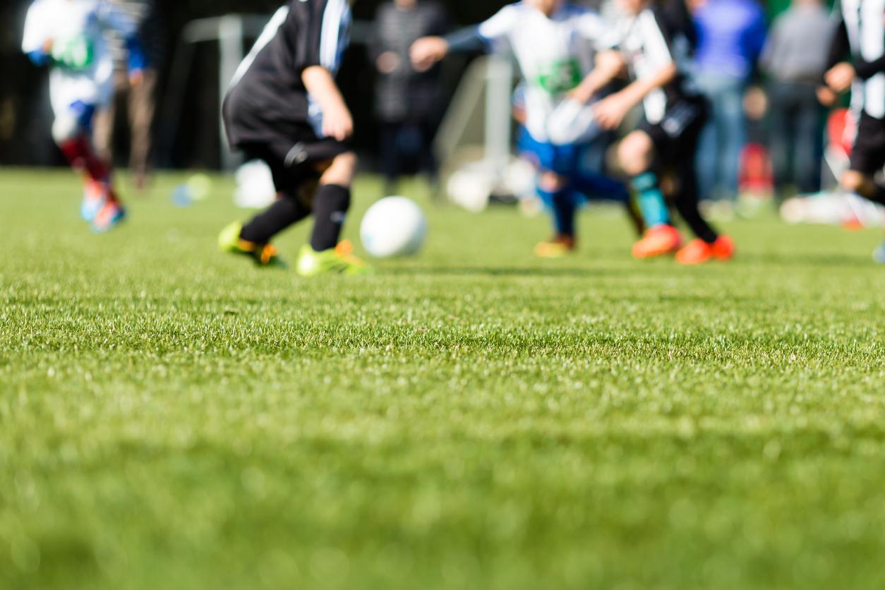 Blessures dans le foot : le gazon artificiel est moins dangereux pour les joueurs 